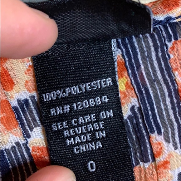 🌟SOLD🌟 GUC TORRID poppy print pintuck blouse size 0 - Picture 5 of 8